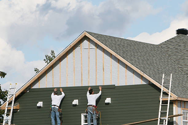 Professional Emergency Siding Repair technician working in Thornton, PA